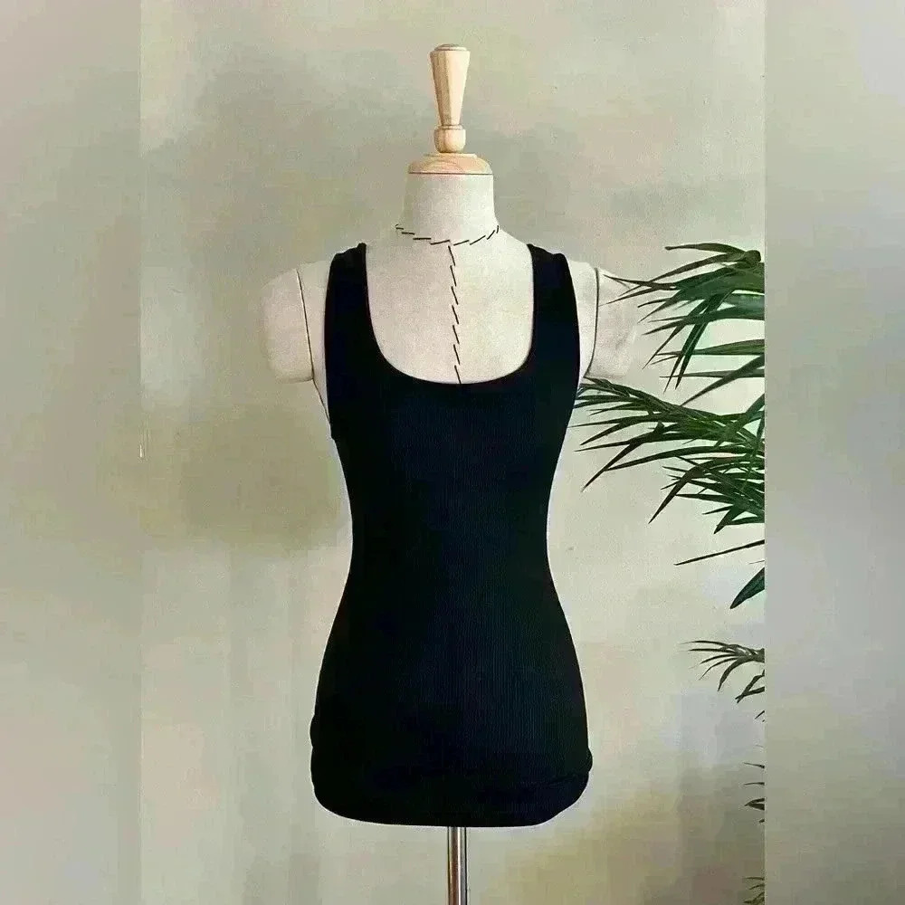 Scoop Stretch Ribbed Shaping Tank Top | Size XS/S | Black
